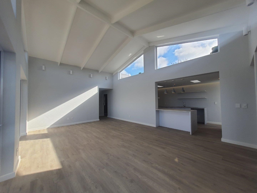 To Let 3 Bedroom Property for Rent in Loevenstein Western Cape